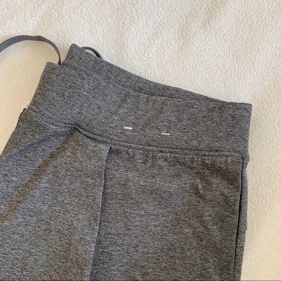 Uniqlo active jogger style ankle pants - Picture 2 of 6